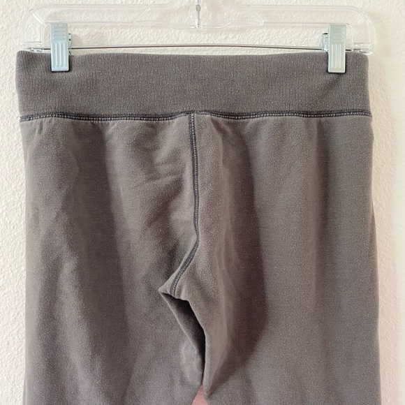 Victoria’s Secret PINK Gray Leggings - Picture 4 of 11